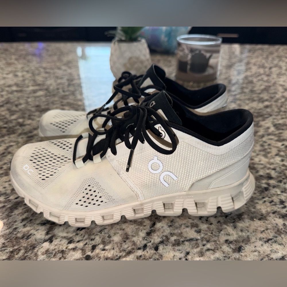 On Running Cloud White and Black Running Sneakers - Picture 3 of 8